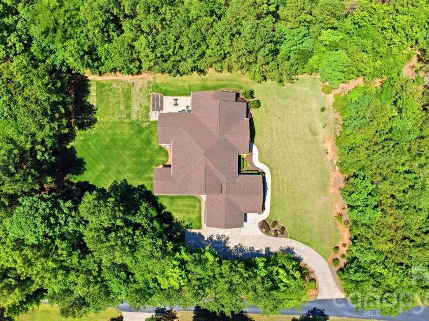2006 Eagle Point Estate, Lancaster, SC 29720.  MLS# CAR4391225, YatesRealty ID 30747. 