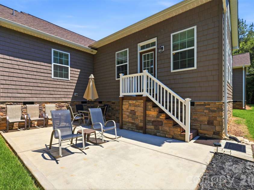 2006 Eagle Point Estate, Lancaster, SC 29720.  MLS# CAR4391225, YatesRealty ID 30747. 