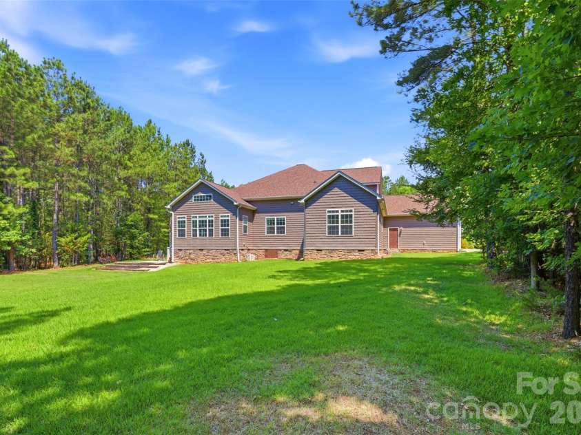 2006 Eagle Point Estate, Lancaster, SC 29720.  MLS# CAR4391225, YatesRealty ID 30747. 