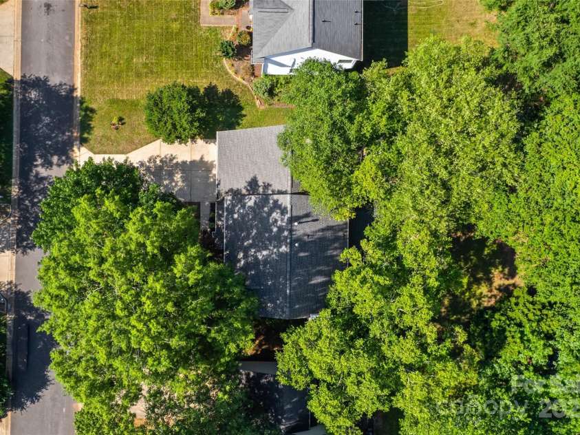 7029 Scuppernong Court, Charlotte, NC 28215.  MLS# CAR4277140, YatesRealty ID 30747. 