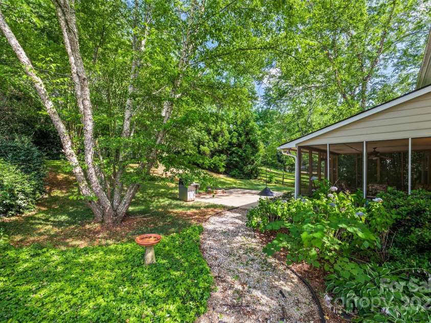 7029 Scuppernong Court, Charlotte, NC 28215.  MLS# CAR4277140, YatesRealty ID 30747. Back Yard Landscaping