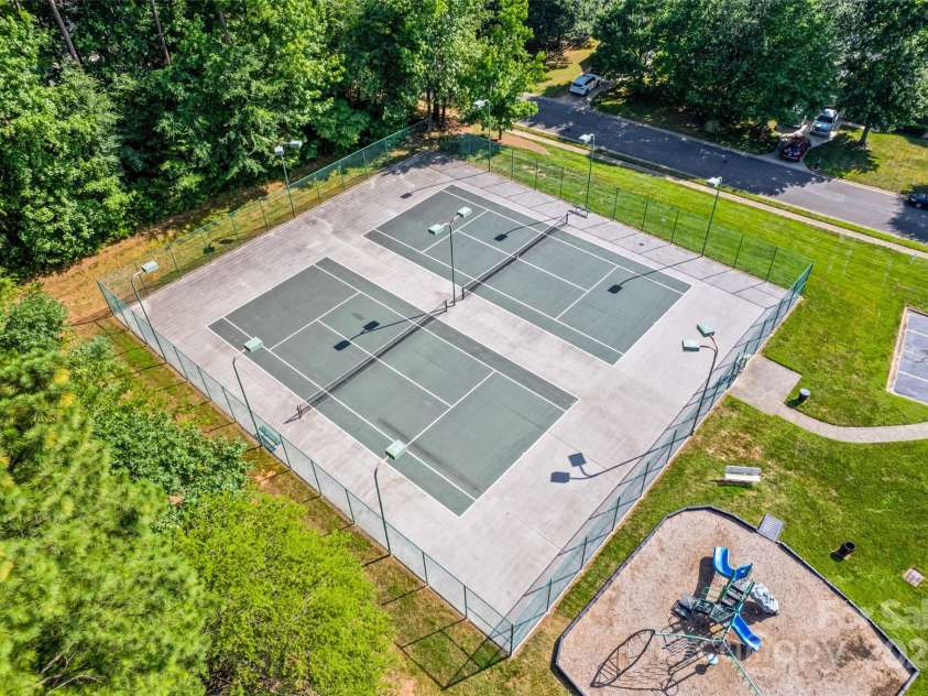 7029 Scuppernong Court, Charlotte, NC 28215.  MLS# CAR4277140, YatesRealty ID 30747. Community Amenities