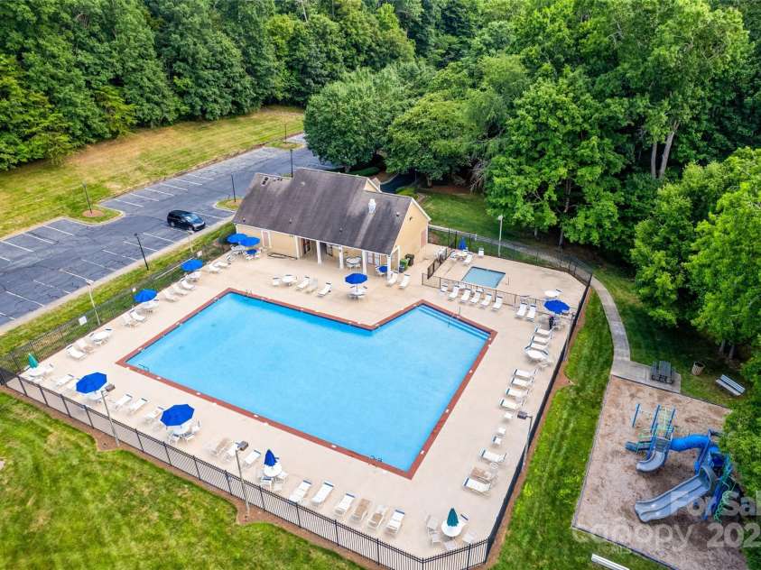 7029 Scuppernong Court, Charlotte, NC 28215.  MLS# CAR4277140, YatesRealty ID 30747. Community Amenities