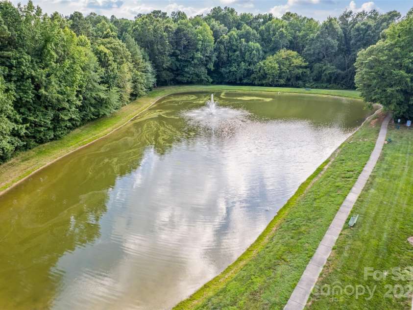 7029 Scuppernong Court, Charlotte, NC 28215.  MLS# CAR4277140, YatesRealty ID 30747. Community Amenities
