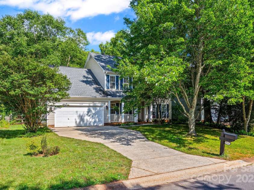 7029 Scuppernong Court, Charlotte, NC 28215.  MLS# CAR4277140, YatesRealty ID 30747. Welcome to the charming community of Bradfield Farms