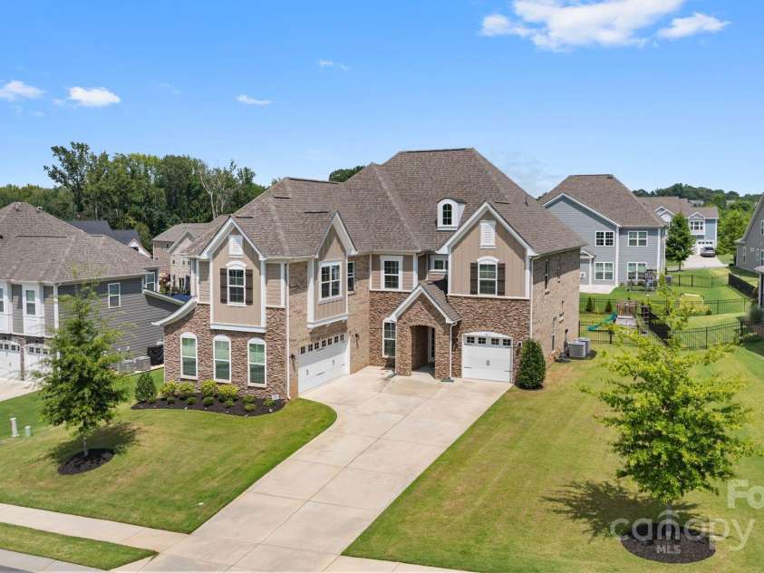 9845 Verdun Court, Fort Mill, SC 29707.  MLS# CAR4288458, YatesRealty ID 30748. 