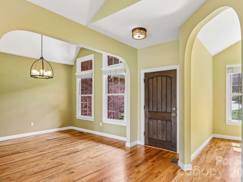 28 Tudor Crescent Court, Hendersonville, NC 28739.  MLS# CAR4412513, YatesRealty ID 30749. 