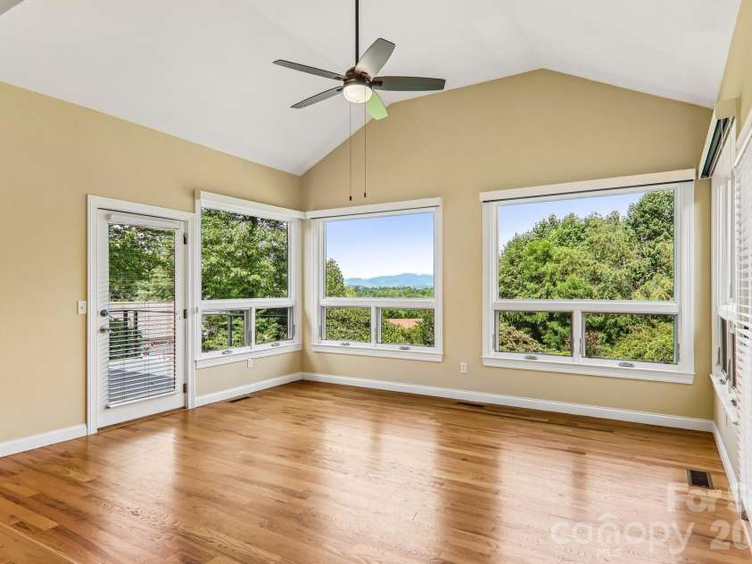 28 Tudor Crescent Court, Hendersonville, NC 28739.  MLS# CAR4412513, YatesRealty ID 30749. 