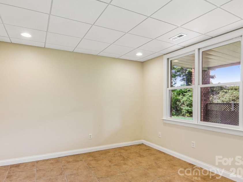 28 Tudor Crescent Court, Hendersonville, NC 28739.  MLS# CAR4412513, YatesRealty ID 30749. 