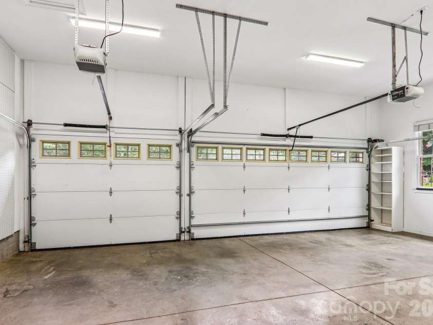 28 Tudor Crescent Court, Hendersonville, NC 28739.  MLS# CAR4412513, YatesRealty ID 30749. 