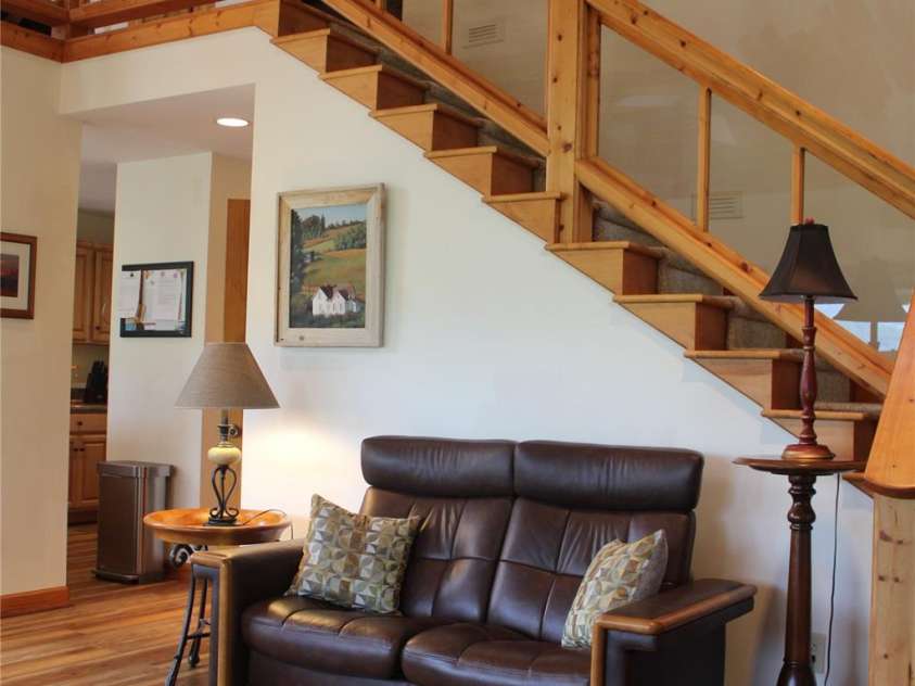 372 Silver Springs Drive, Banner Elk, NC 28604.  MLS# CAR4275590, YatesRealty ID 30750. 