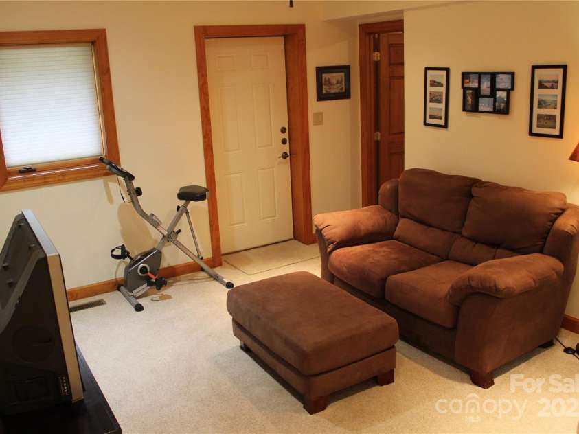 372 Silver Springs Drive, Banner Elk, NC 28604.  MLS# CAR4275590, YatesRealty ID 30750. Basement Living Area