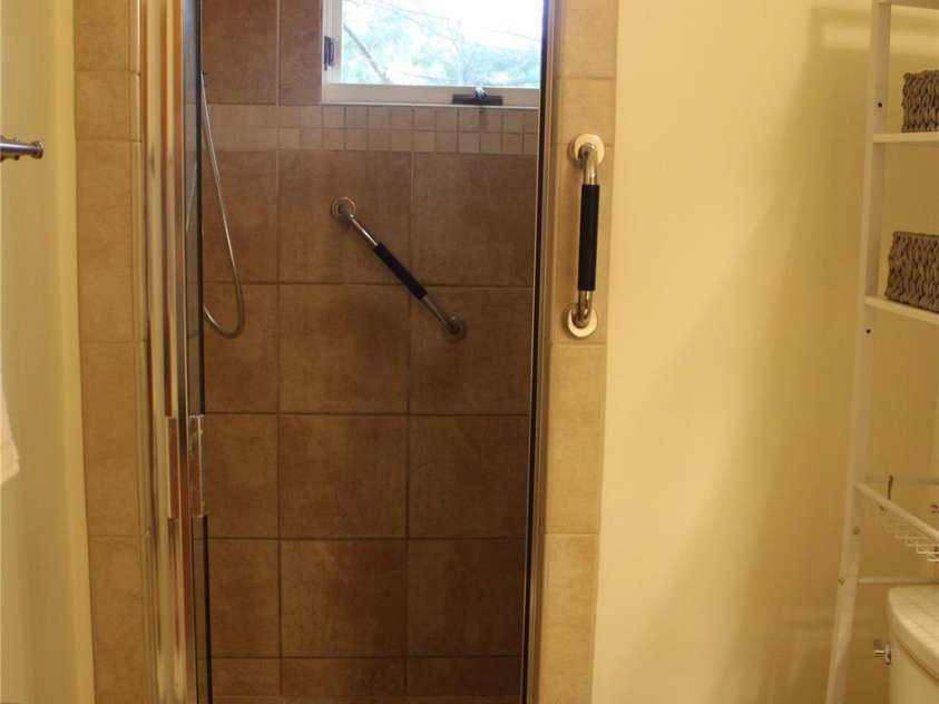 372 Silver Springs Drive, Banner Elk, NC 28604.  MLS# CAR4275590, YatesRealty ID 30750. Main Level Bath