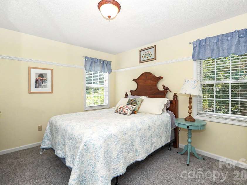 612 17th Avenue Drive, Hickory, NC 28602.  MLS# CAR4403374, YatesRealty ID 30750. 2nd Floor Bedroom