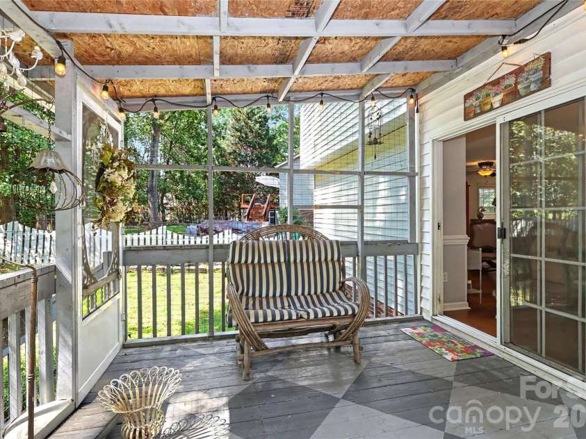 612 17th Avenue Drive, Hickory, NC 28602.  MLS# CAR4403374, YatesRealty ID 30750. Back Screened In Porch