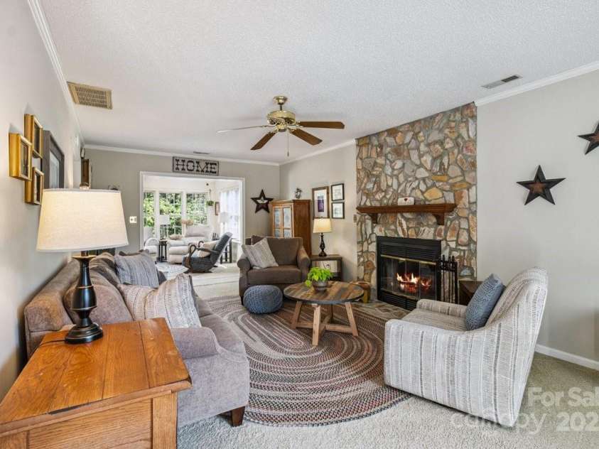 2 Westminster Drive, Asheville, NC 28804.  MLS# CAR4279716, YatesRealty ID 30751. 