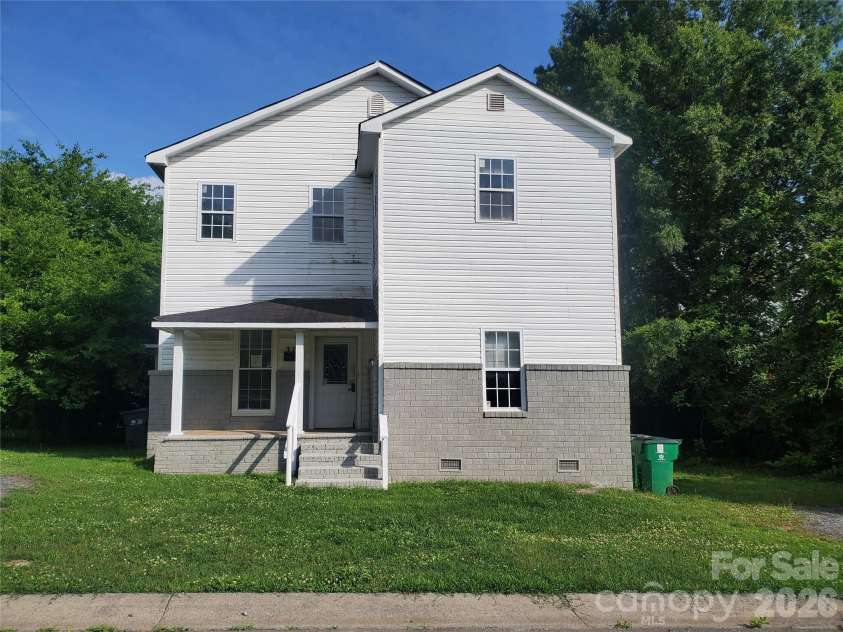 325 Goff Street, Charlotte, NC 28208.  MLS# CAR4393959, YatesRealty ID 30751. 