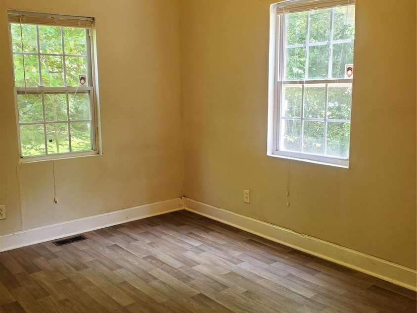 325 Goff Street, Charlotte, NC 28208.  MLS# CAR4393959, YatesRealty ID 30751. 