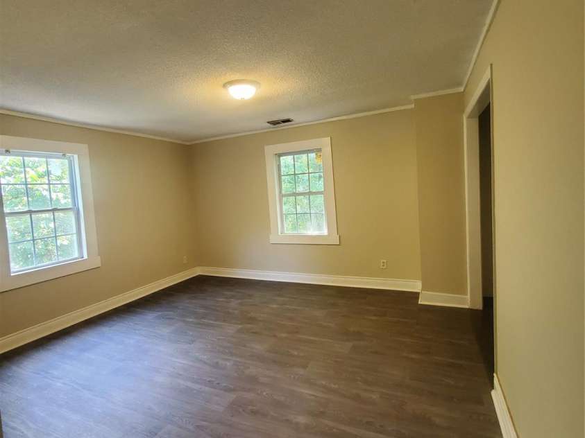 325 Goff Street, Charlotte, NC 28208.  MLS# CAR4393959, YatesRealty ID 30751. 