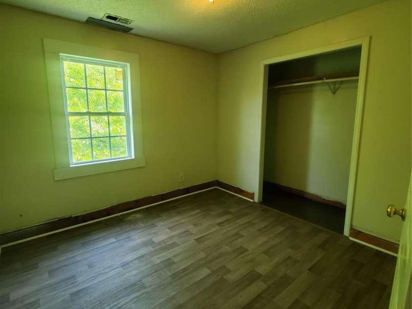 325 Goff Street, Charlotte, NC 28208.  MLS# CAR4393959, YatesRealty ID 30751. 