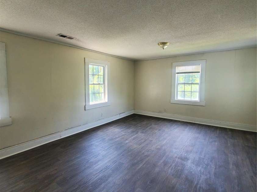 325 Goff Street, Charlotte, NC 28208.  MLS# CAR4393959, YatesRealty ID 30751. 