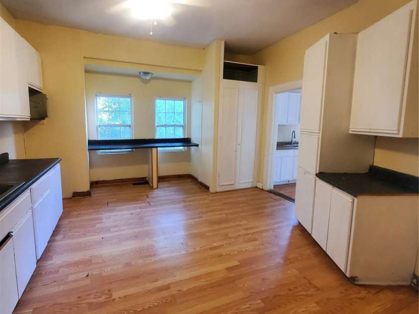 325 Goff Street, Charlotte, NC 28208.  MLS# CAR4393959, YatesRealty ID 30751. 