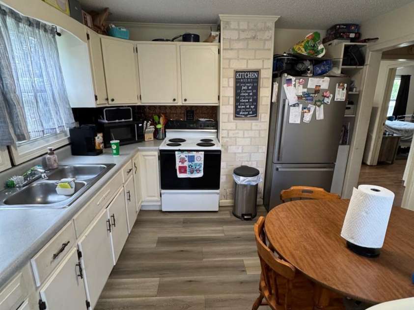 1045 Warren Place, Lenoir, NC 28645.  MLS# CAR4279397, YatesRealty ID 30752. 