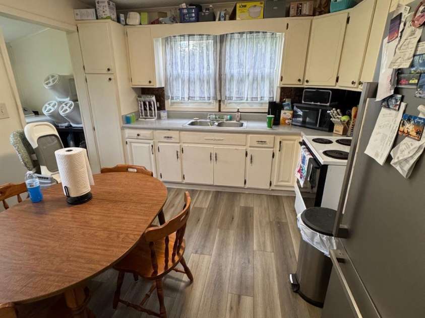 1045 Warren Place, Lenoir, NC 28645.  MLS# CAR4279397, YatesRealty ID 30752. 