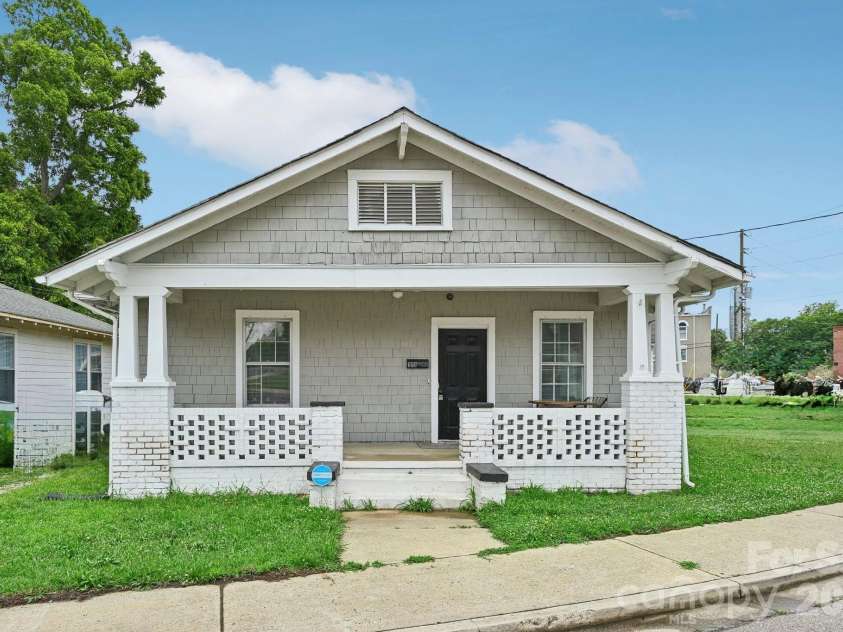 111 Church Street, Chester, SC 29706.  MLS# CAR4393960, YatesRealty ID 30752. 