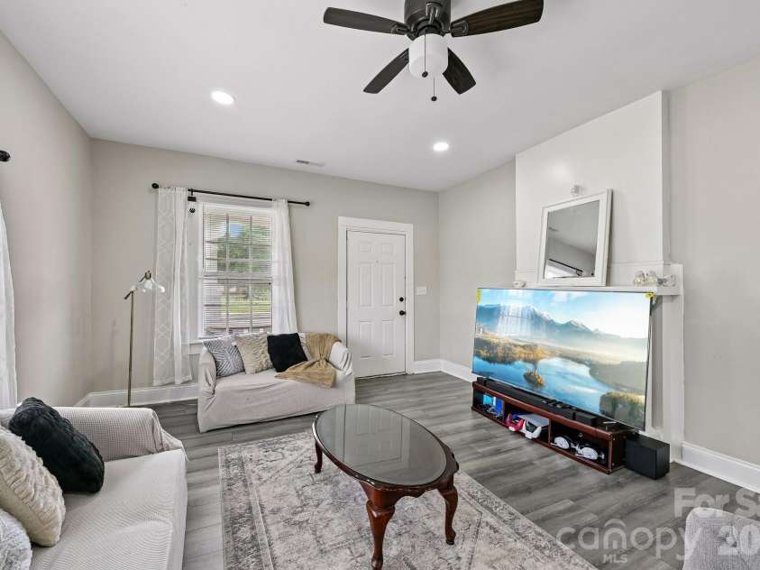 111 Church Street, Chester, SC 29706.  MLS# CAR4393960, YatesRealty ID 30752. 