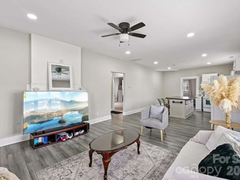 111 Church Street, Chester, SC 29706.  MLS# CAR4393960, YatesRealty ID 30752. 