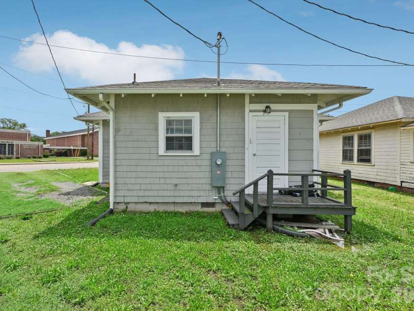 111 Church Street, Chester, SC 29706.  MLS# CAR4393960, YatesRealty ID 30752. 