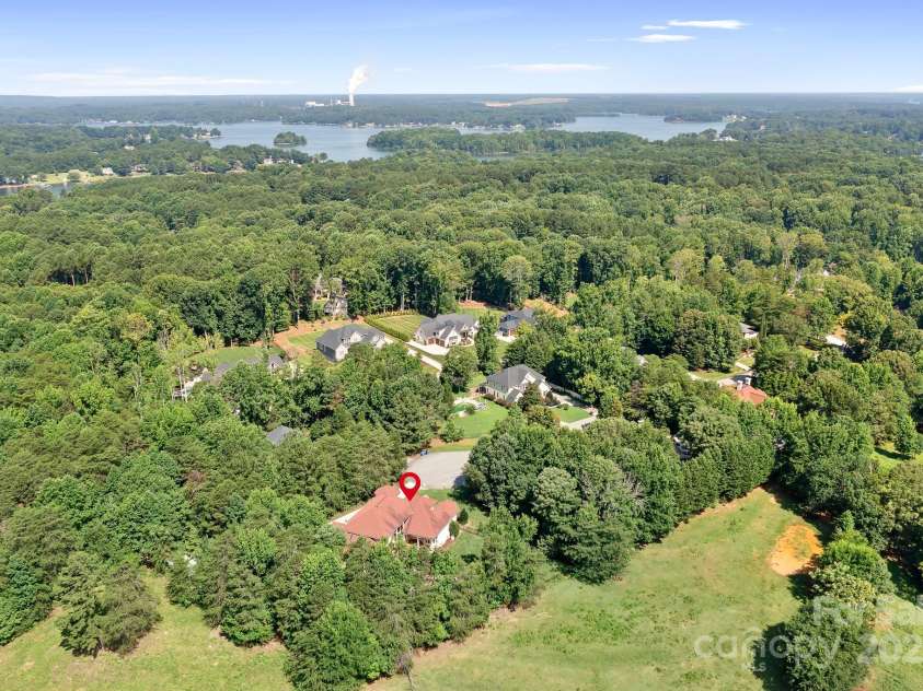 149 Vista Bluff Lane, Mooresville, NC 28117.  MLS# CAR4276049, YatesRealty ID 30753. 