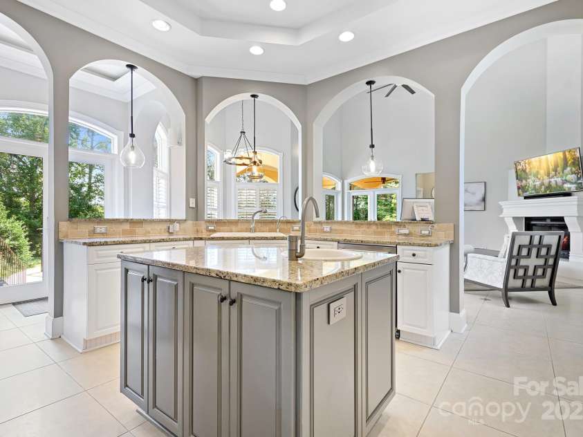 149 Vista Bluff Lane, Mooresville, NC 28117.  MLS# CAR4276049, YatesRealty ID 30753. 