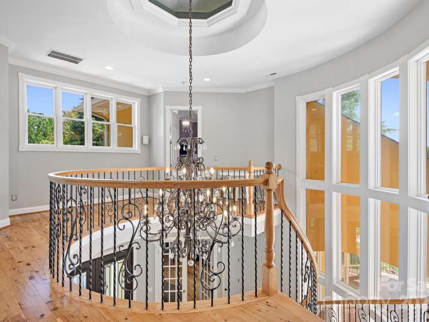 149 Vista Bluff Lane, Mooresville, NC 28117.  MLS# CAR4276049, YatesRealty ID 30753. Top Staircase