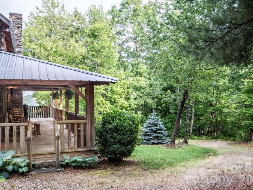 1639 Mountain Vista Drive, McGrady, NC 28649.  MLS# CAR4393964, YatesRealty ID 30753. 
