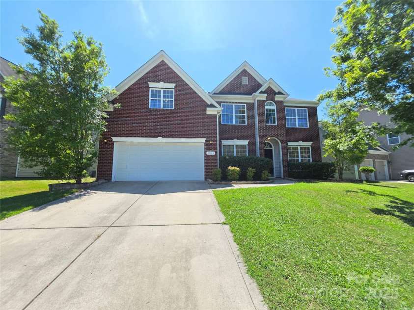 6005 Trailwater Road, Charlotte, NC 28278.  MLS# CAR4278335, YatesRealty ID 30754. 