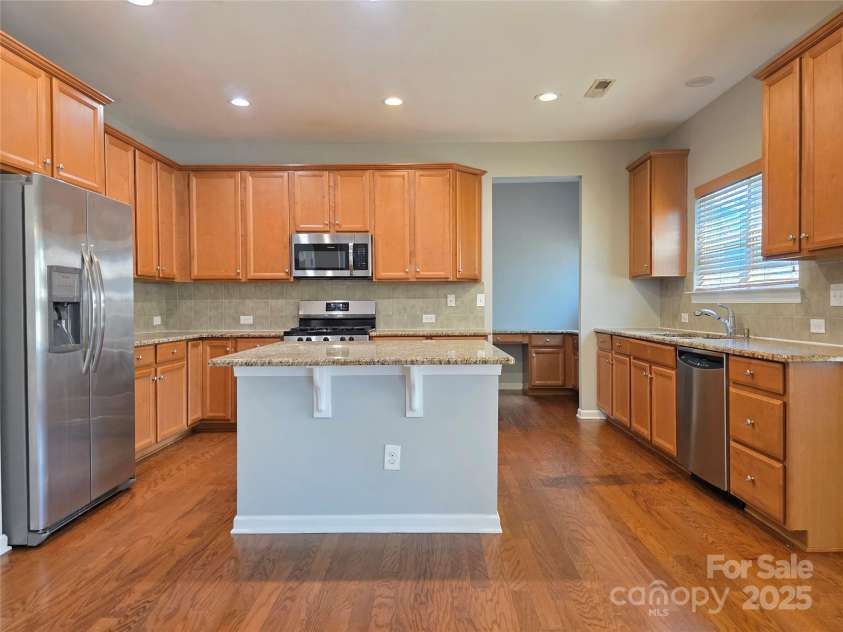 6005 Trailwater Road, Charlotte, NC 28278.  MLS# CAR4278335, YatesRealty ID 30754. 