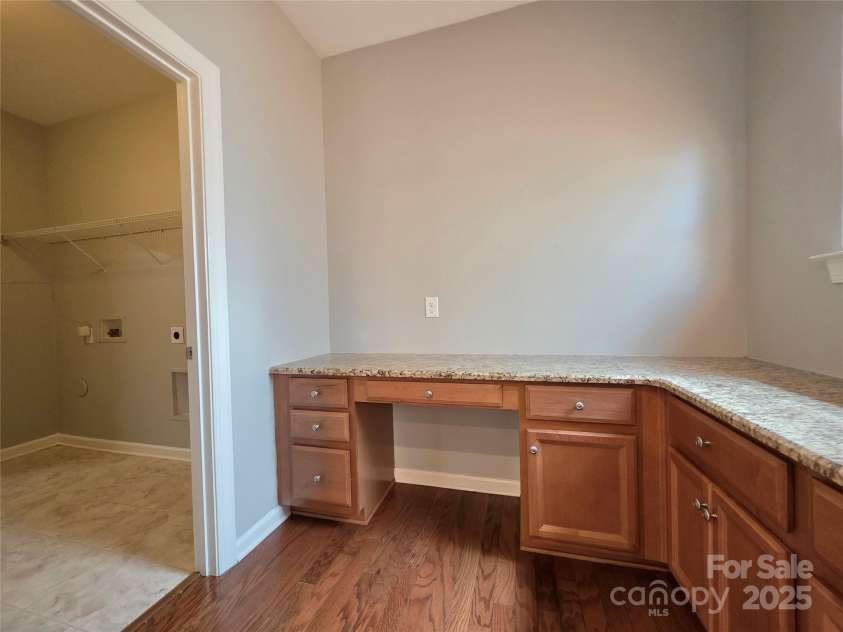 6005 Trailwater Road, Charlotte, NC 28278.  MLS# CAR4278335, YatesRealty ID 30754. 