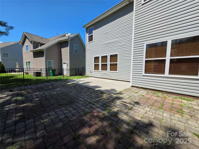 6005 Trailwater Road, Charlotte, NC 28278.  MLS# CAR4278335, YatesRealty ID 30754. 