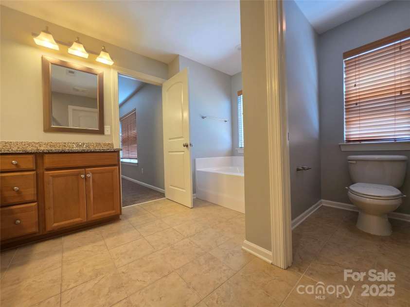 6005 Trailwater Road, Charlotte, NC 28278.  MLS# CAR4278335, YatesRealty ID 30754. 
