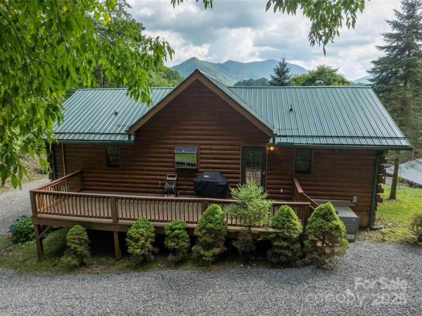 125 Apple Blossom Lane, Maggie Valley, NC 28751.  MLS# CAR4285766, YatesRealty ID 30755. Easy drive up access to kitchen door