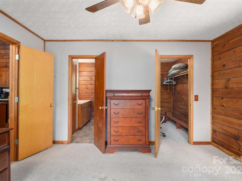 125 Apple Blossom Lane, Maggie Valley, NC 28751.  MLS# CAR4285766, YatesRealty ID 30755. Ensuite bath and walk in closet