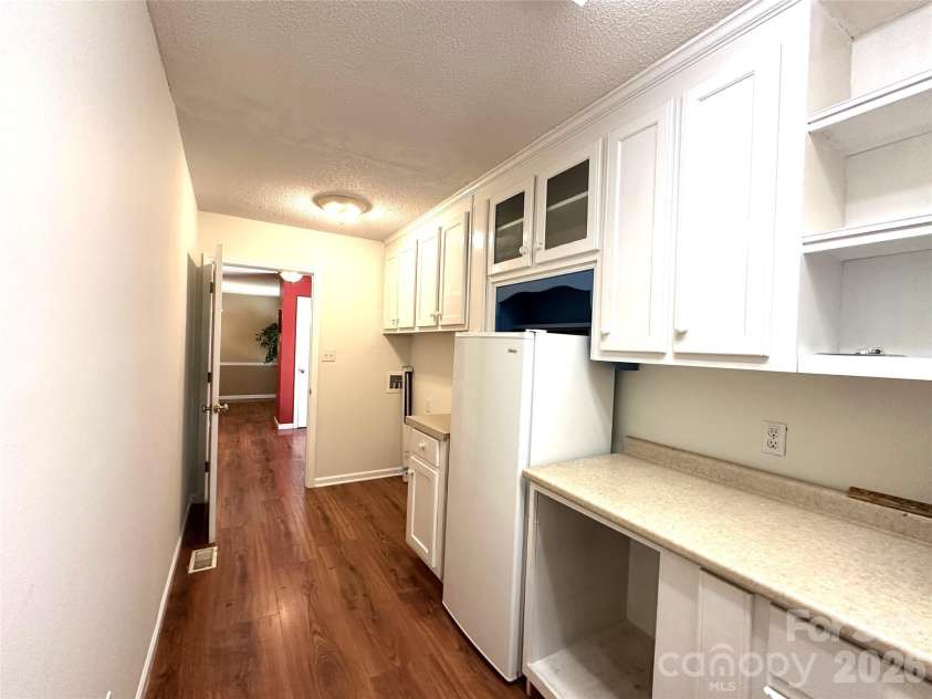 1724 Wellington Avenue, Newton, NC 28658.  MLS# CAR4392488, YatesRealty ID 30755. 