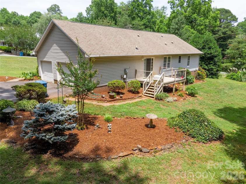 1724 Wellington Avenue, Newton, NC 28658.  MLS# CAR4392488, YatesRealty ID 30755. 