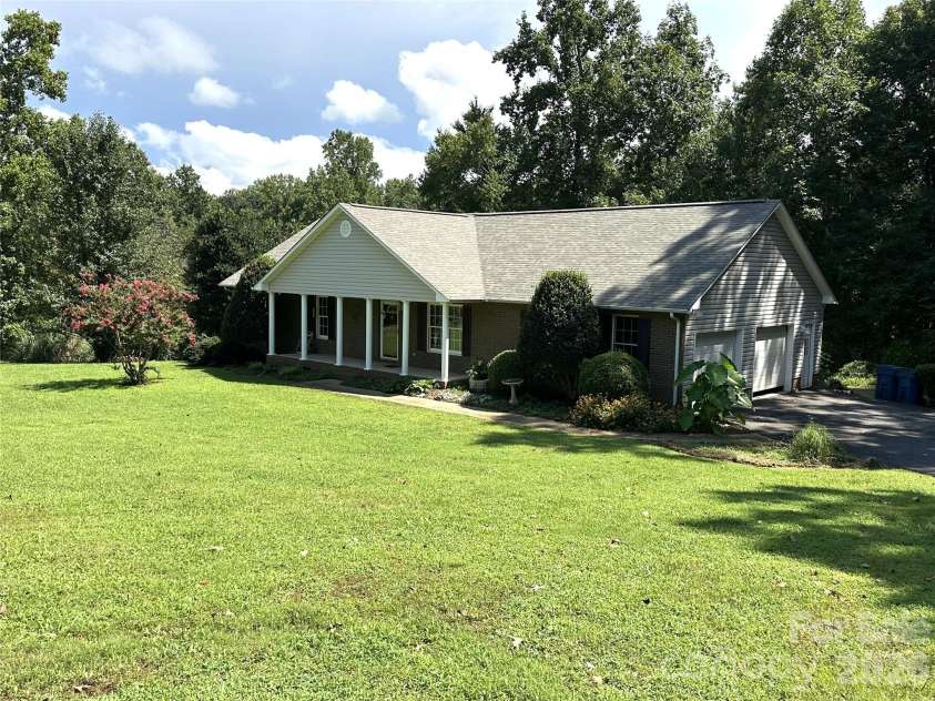 1724 Wellington Avenue, Newton, NC 28658.  MLS# CAR4392488, YatesRealty ID 30755. 