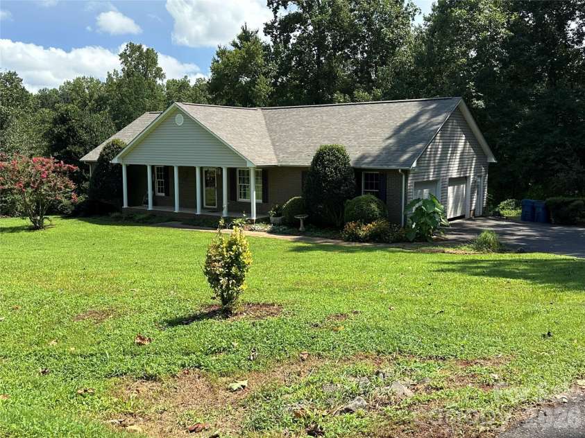 1724 Wellington Avenue, Newton, NC 28658.  MLS# CAR4392488, YatesRealty ID 30755. 