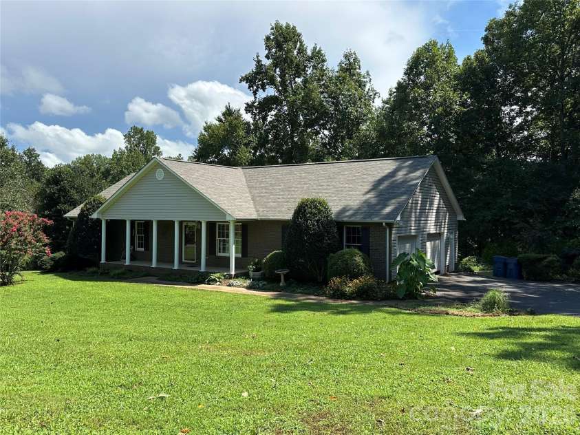 1724 Wellington Avenue, Newton, NC 28658.  MLS# CAR4392488, YatesRealty ID 30755. 