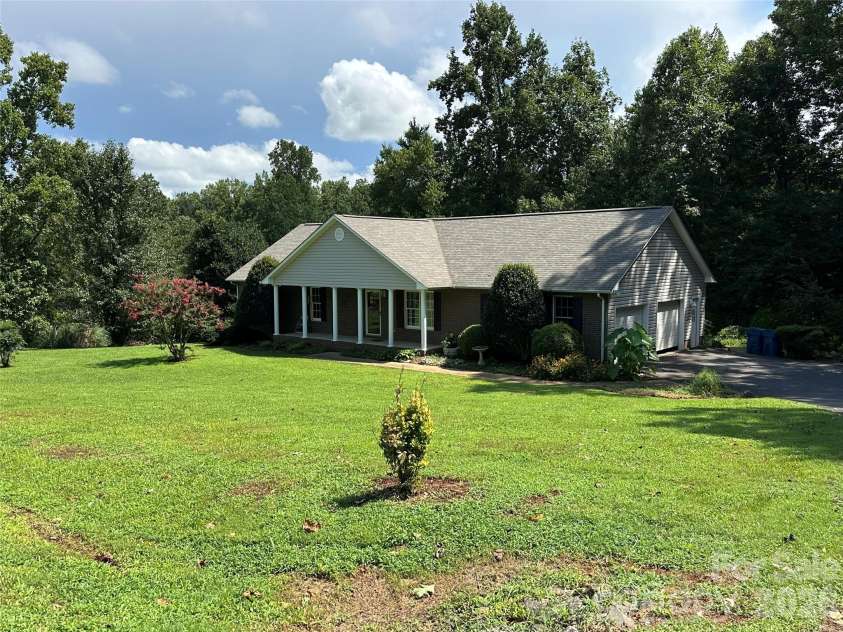 1724 Wellington Avenue, Newton, NC 28658.  MLS# CAR4392488, YatesRealty ID 30755. 