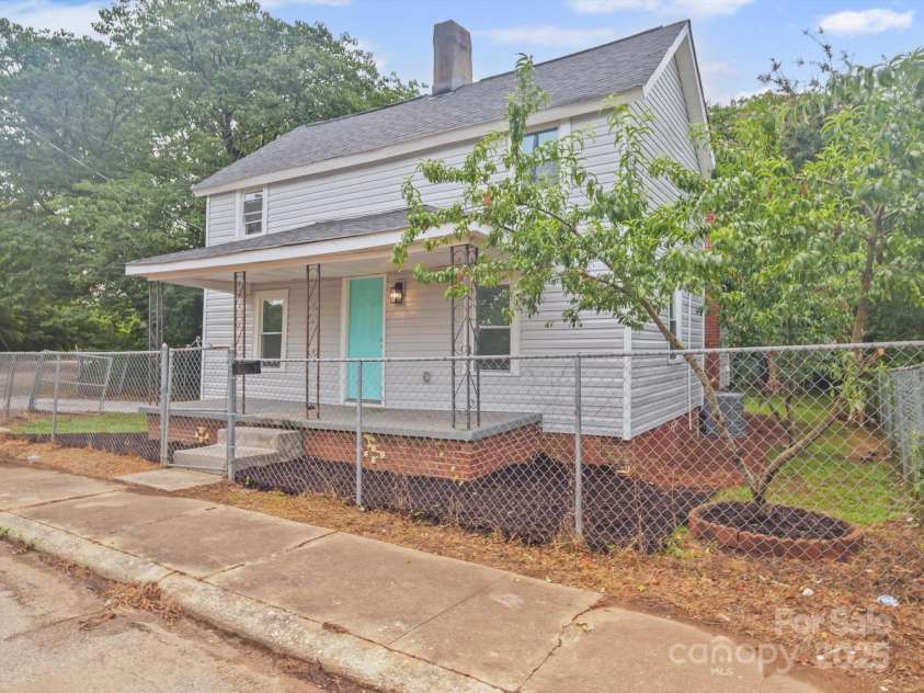 5 Cooper Street, Salisbury, NC 28144.  MLS# CAR4282765, YatesRealty ID 30757. 